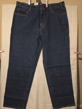 Kirkland Signature Men's Dark Blue Relaxed Jeans. 40 X 32